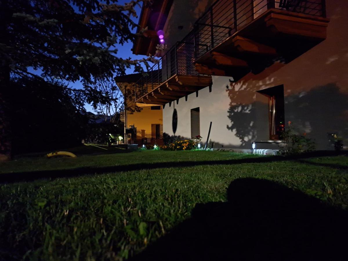 La Maison De Chantal Fenis Exterior foto